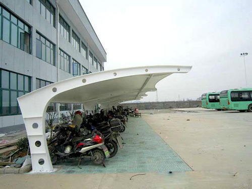 膜結構自行車棚